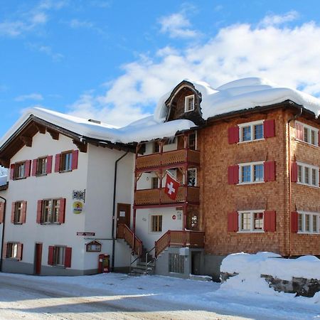 Hotel Pez Regina Lumbrein Bagian luar foto