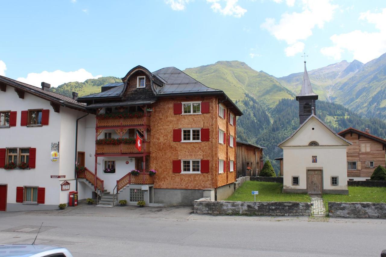 Hotel Pez Regina Lumbrein Bagian luar foto