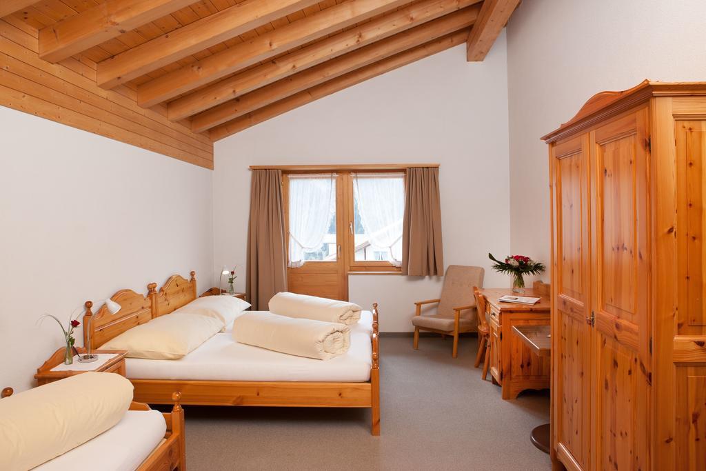 Hotel Pez Regina Lumbrein Ruang foto