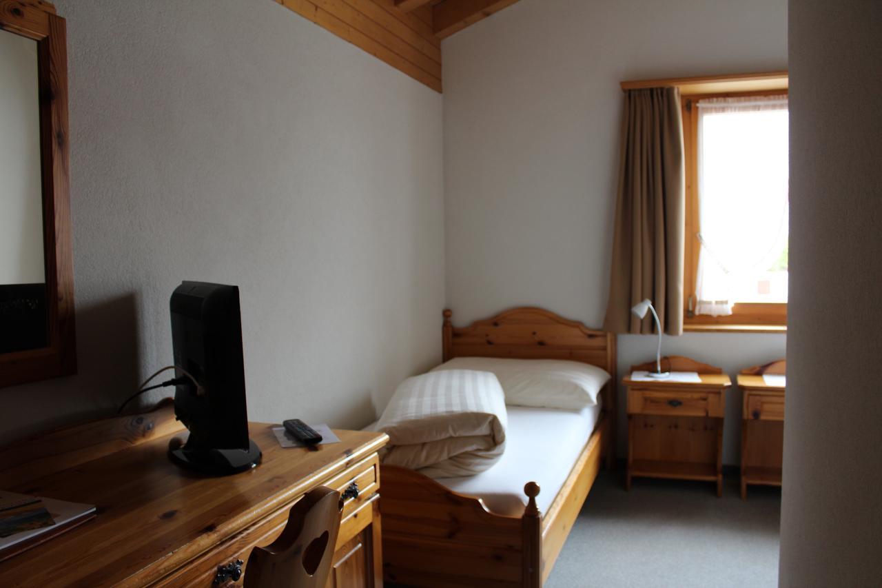 Hotel Pez Regina Lumbrein Ruang foto